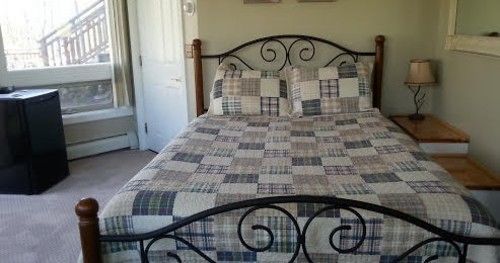 Stone Waters Inn Bellaire Экстерьер фото