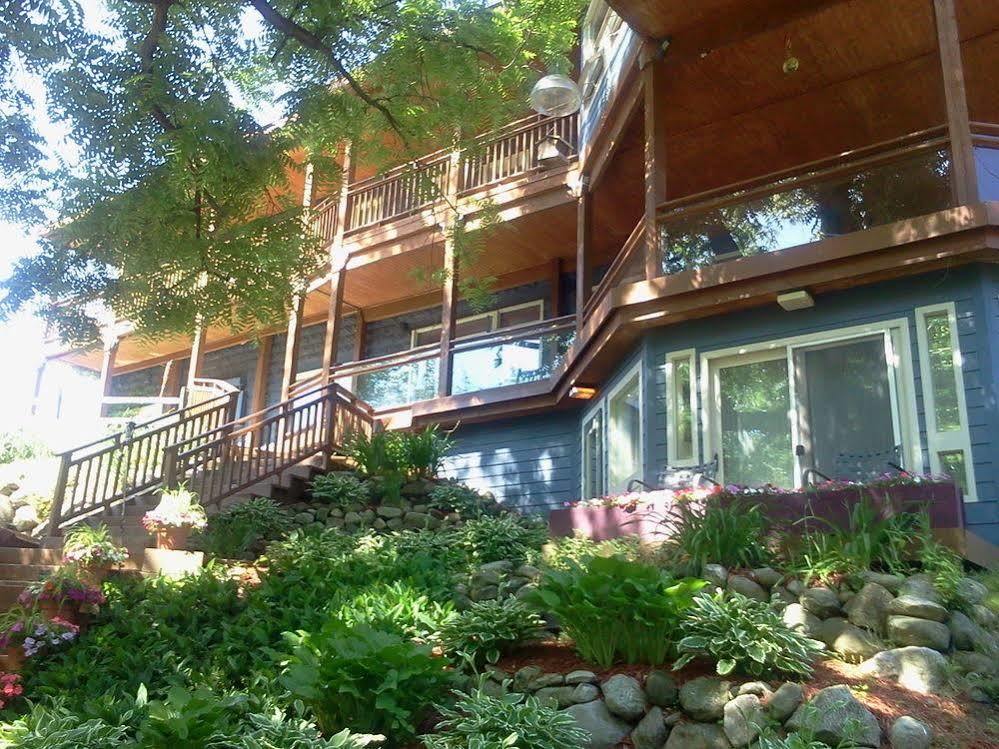 Stone Waters Inn Bellaire Экстерьер фото